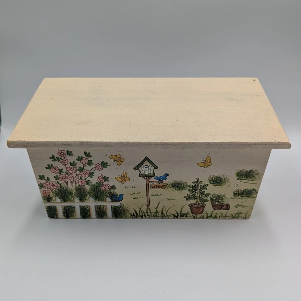 Vintage Cottagecore Wood Recipe Box Cream Hand Painted Garden Scene